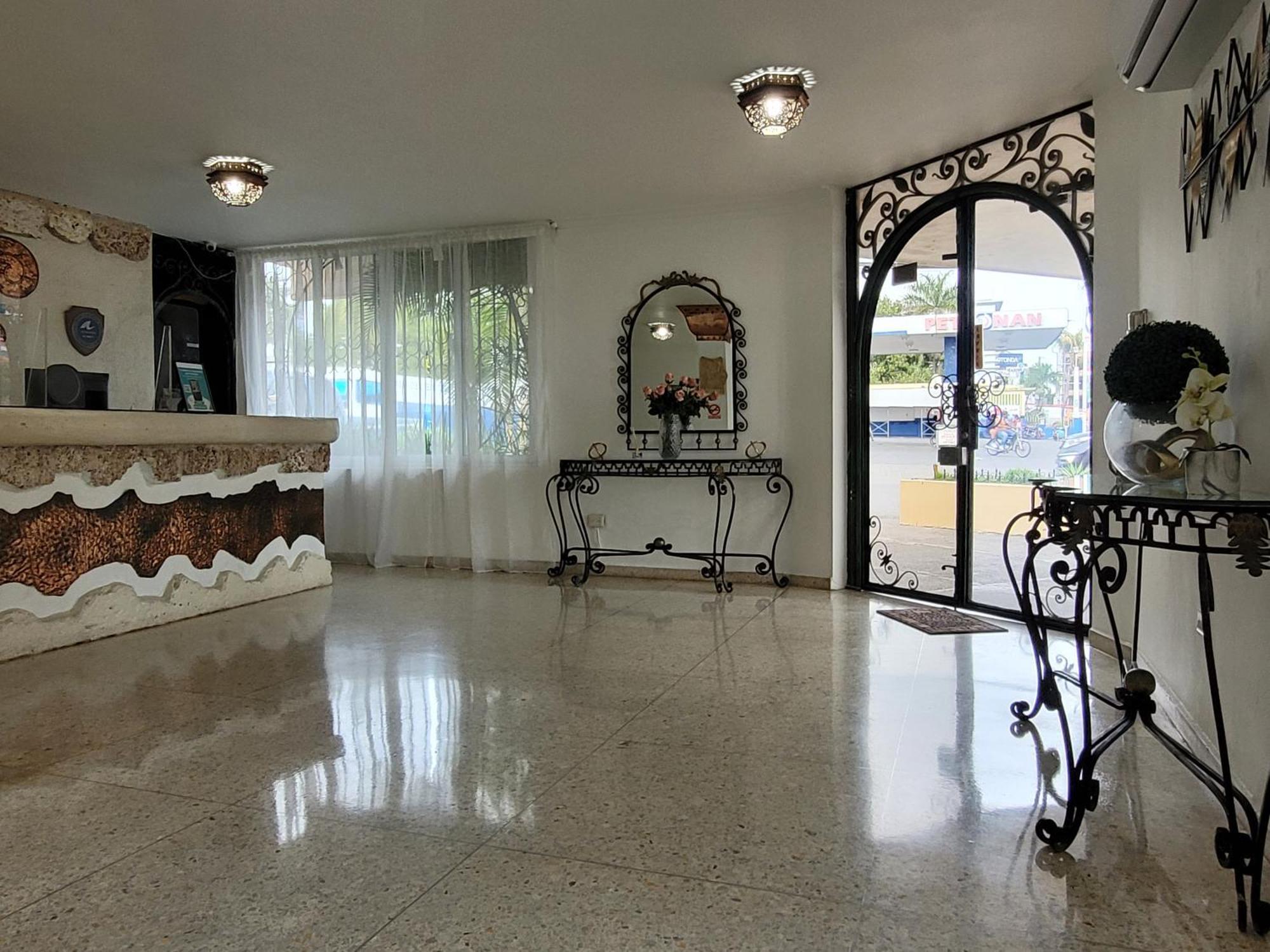 Hotel Olimpo 拉罗马纳 外观 照片